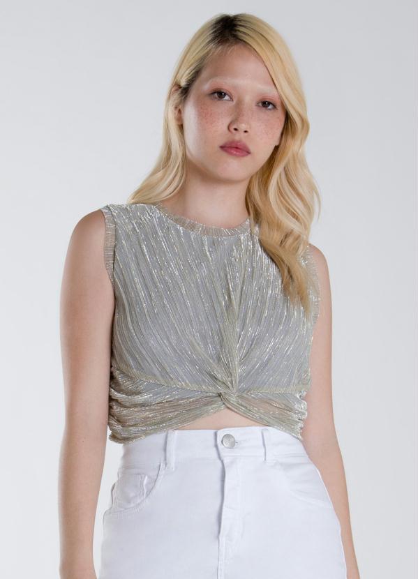 Enfim - Blusa Cropped Plissada Metalizada Prata