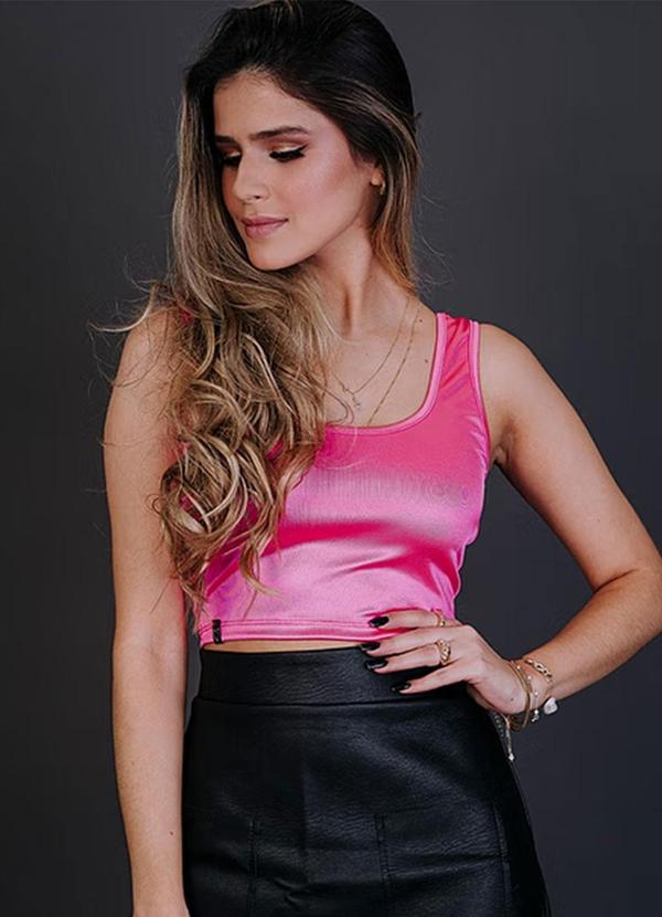 Amo Brand - Cropped Barbie Pink