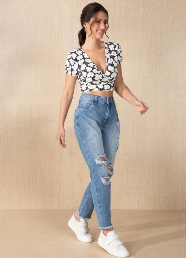 Quintess - Cropped Floral Preto com Amarração Frontal 5