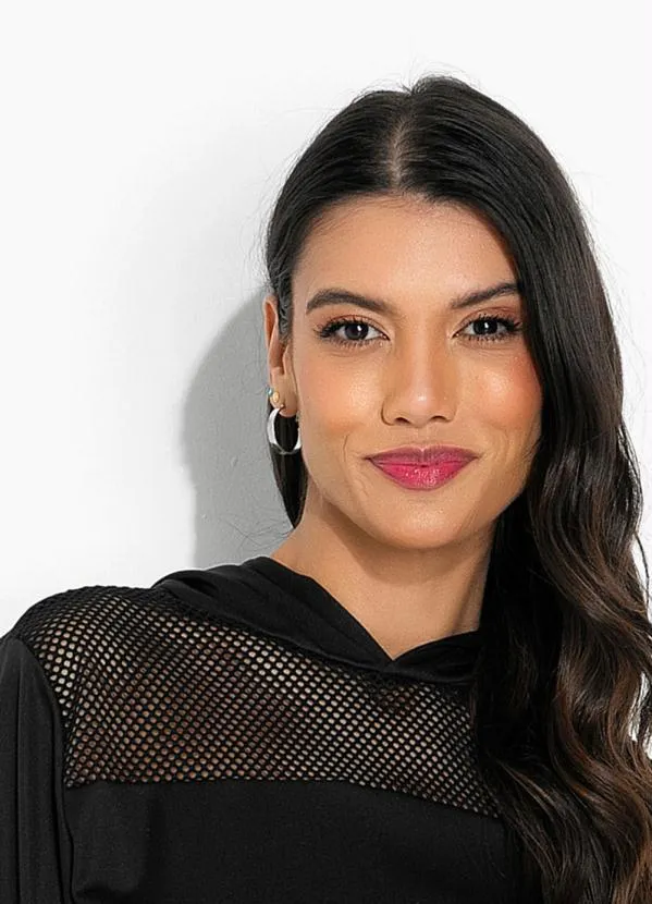 Moda Pop - Cropped Preta com Detalhe de Transparência 3