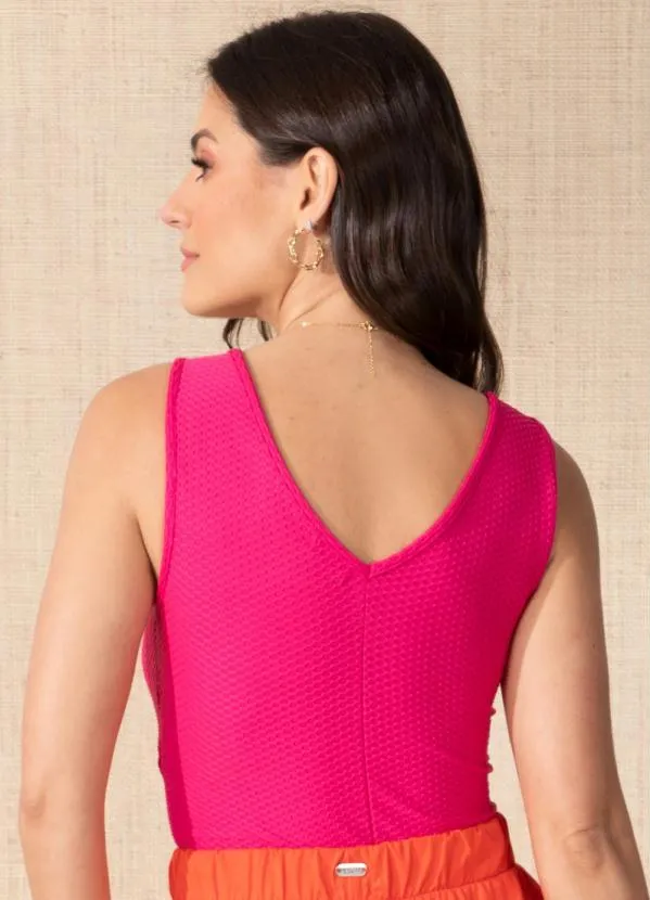 Quintess - Cropped Rosa com Recortes no Busto 10