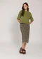 Sofie - T-Shirt Cropped em Suedine Verde - variação: Verde