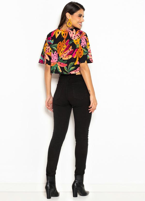 Farm - T-Shirt Cropped Flor de Banana Preto 4