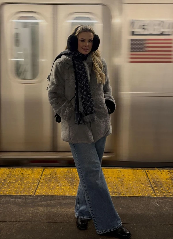 Hiatto Confecção - Casaco Feminino Alongado em Pelo Cinza 2