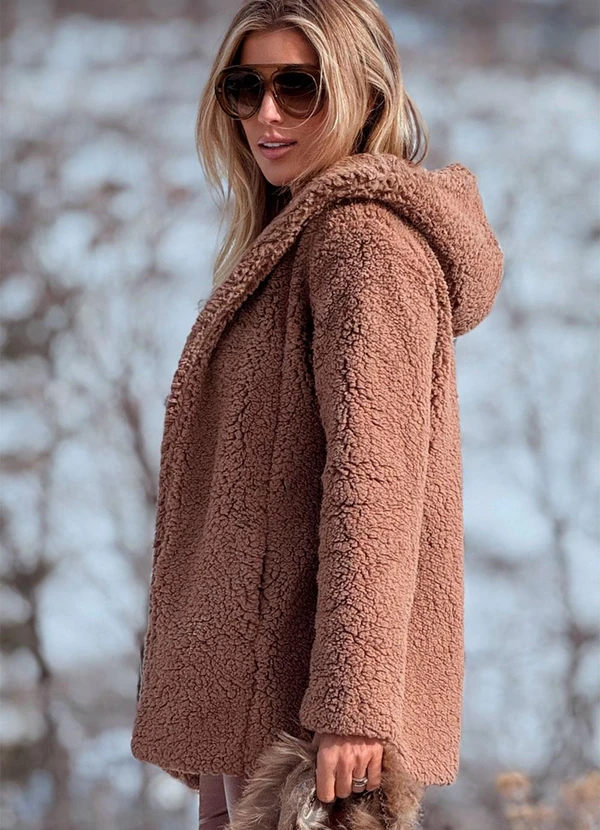 Hiatto Confecção - Casaco Feminino Pelo Teddy Marrom 3