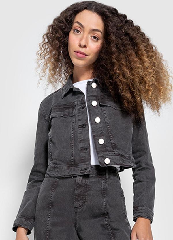 Enfim - Jaqueta Cropped em Sarja Preto
