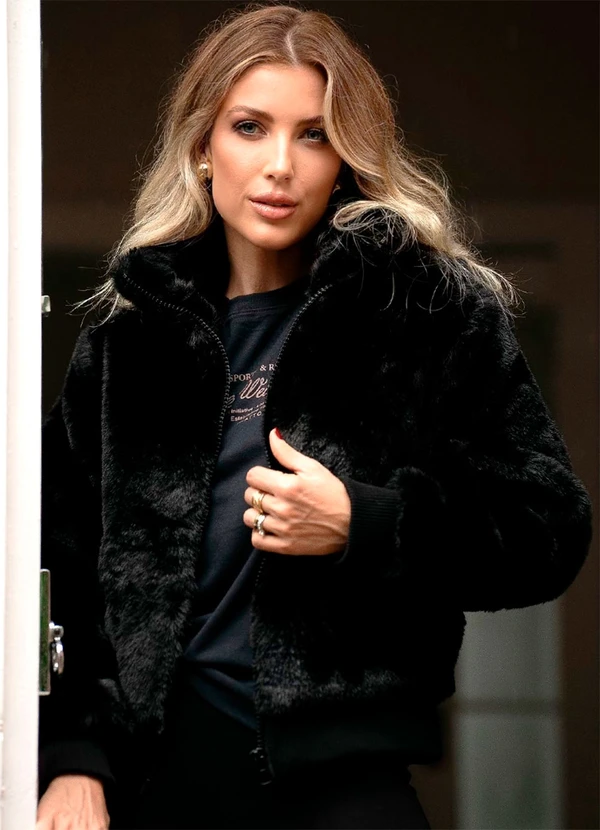 Hiatto Confecção - Jaqueta Feminina em Pelo Preto 2