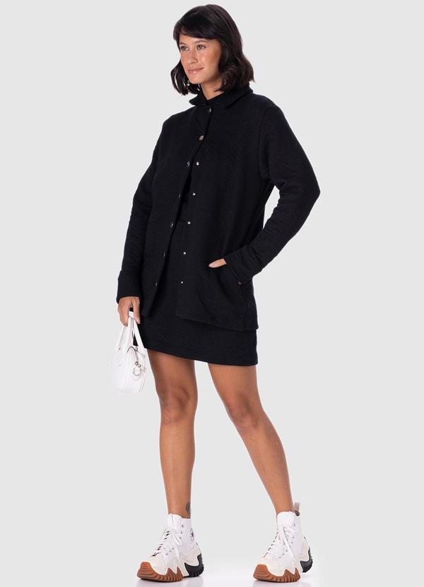 Malwee - Jaqueta Feminina Oversized em Matelassê Preto 2