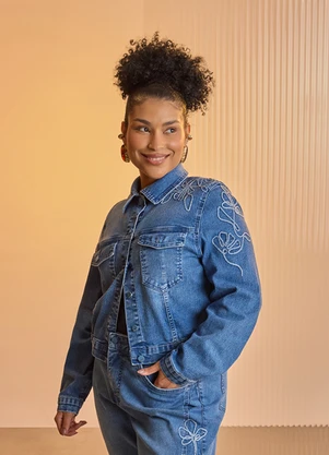 Lunender Mais Mulher - Jaqueta Jeans Plus Size com Bordado Azul - LUNENDER MAIS MULHER