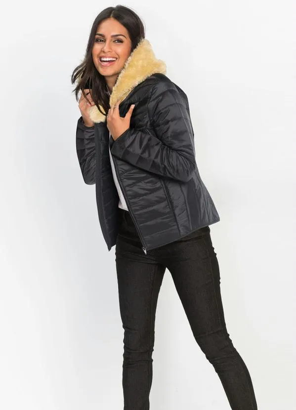 bonprix - Jaqueta Matelasse com Pelos no Capuz Preta 5