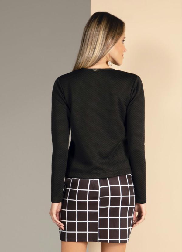 Quintess - Jaqueta Preta Matelassê com Pérolas no Decote 2