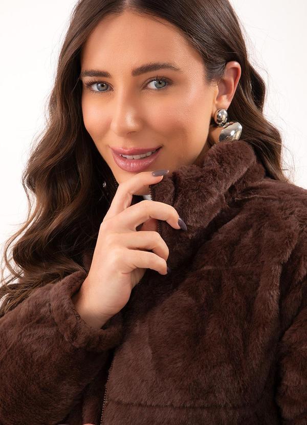 Quintess - Jaqueta Puffer Dupla Face Marrom em Matelassê 8