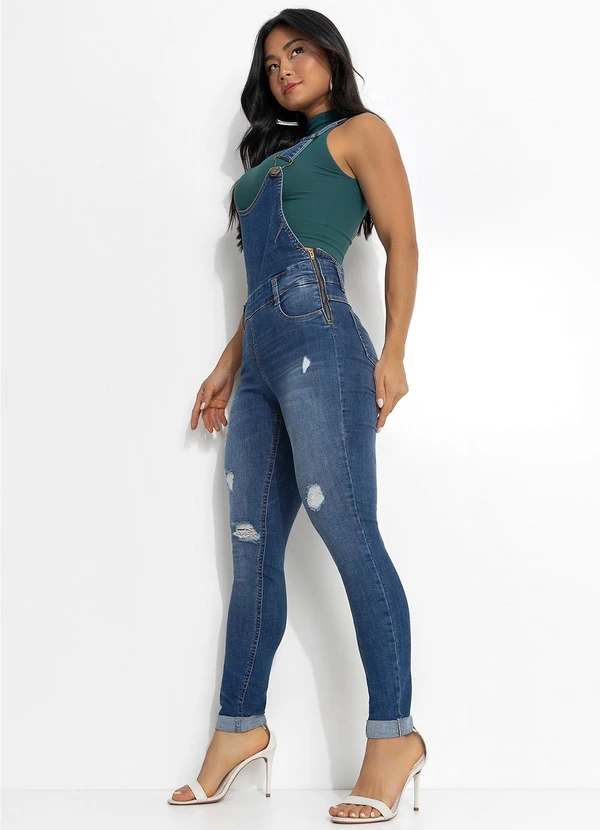 Sawary Jeans - Jardineira Sawary Jeans Cigarrete com Puídos 3