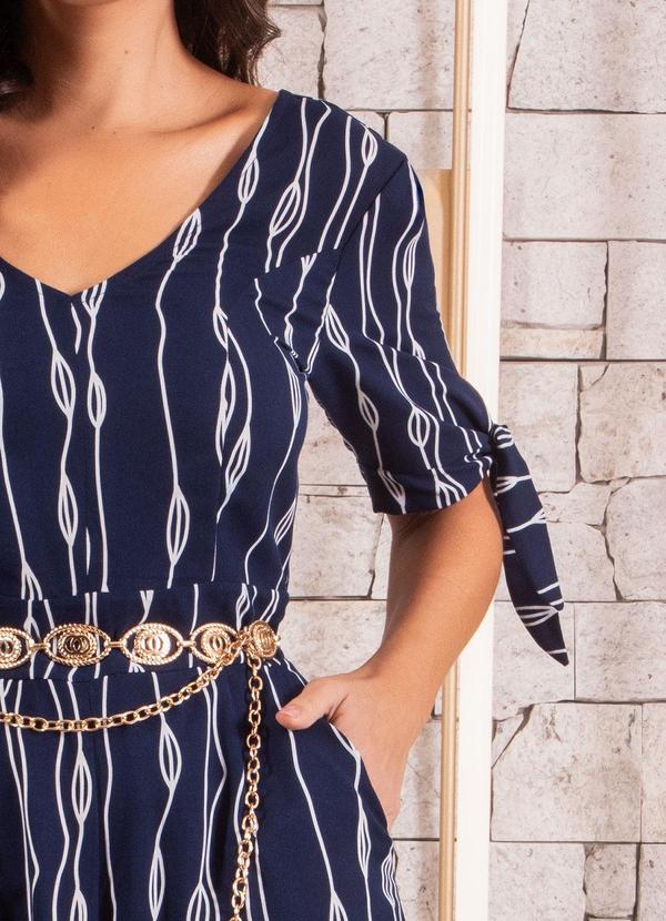 Quintess - Macacão Abstrato Marinho em Crepe Plano 4