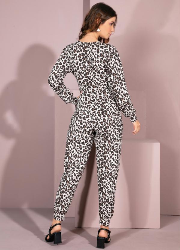 Outlet - Macacão Animal Print Decote Transpassado e Faixa 2