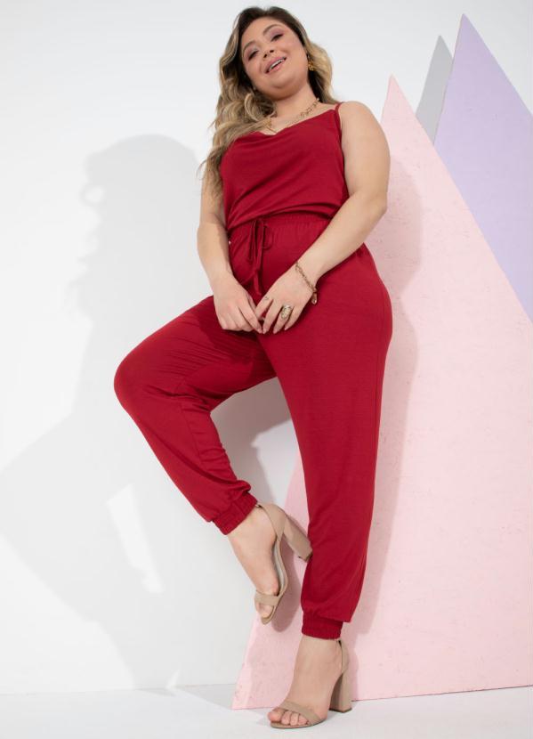 Quintess - Macacão Bordô com Decote Degagê e Bolsos 4