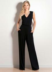 Macaco com Decote Transpassado Preto e Bolsos