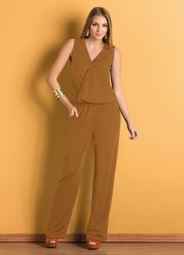 Moda Pop - Macacão Decote Transpassado Caramelo sem Mangas