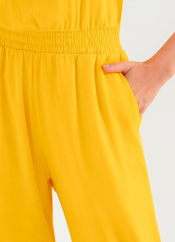 Cativa - Macacão Feminino Básico com Bolso Amarelo 5