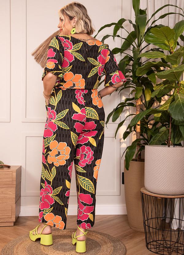 Quintess - Macacão Floral Preto em Malha de Viscose 6