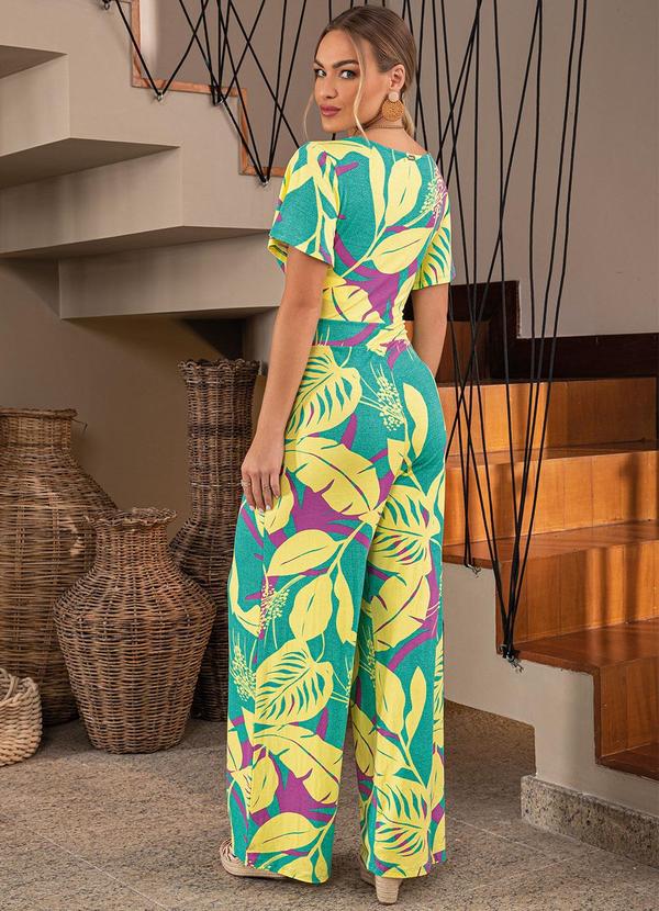 Quintess - Macacão Floral Vibrante em Malha de Viscose 2