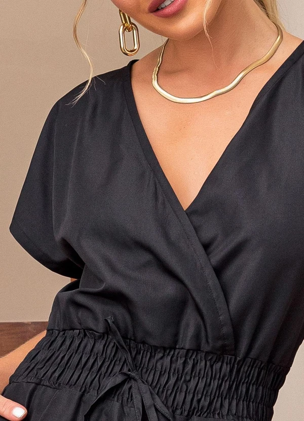 Quintess - Macacão Longo Preto Acinturado com Bolsos 5