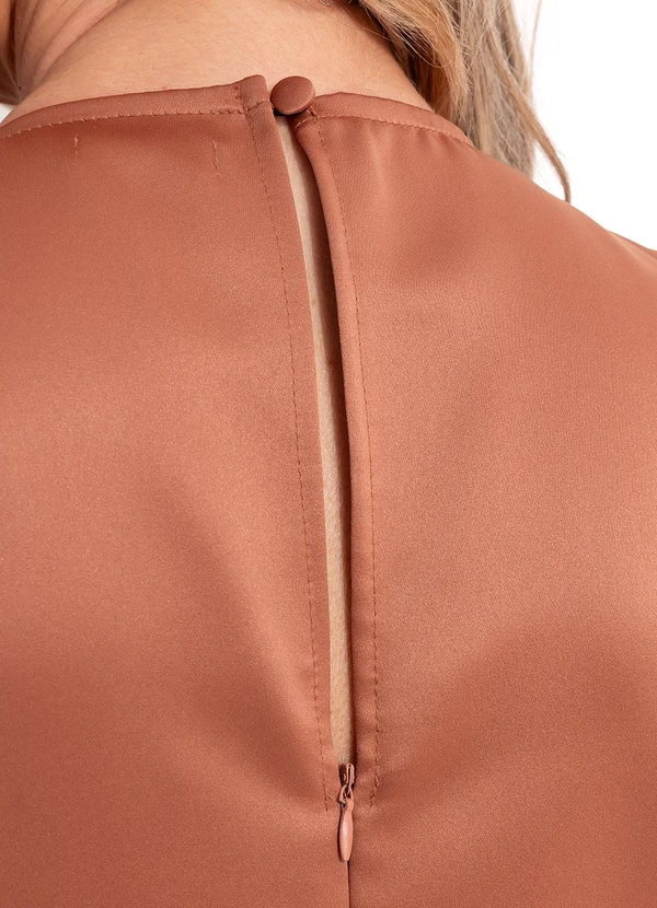 Quintess - Macacão Marrom em Cetim 8