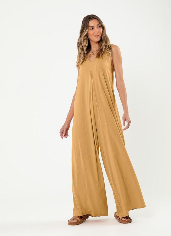 Cativa - Macacão Pantalona em Viscose Caramelo