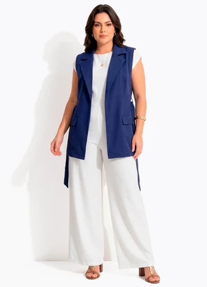 Quintess - Macacão Pantalona Off White em Alfaiataria com Ombreiras e Martingale - QUINTESS