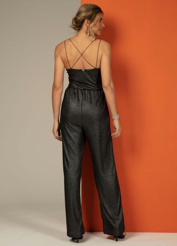 Quintess - Macacão Preto com Alças Transpassadas 2