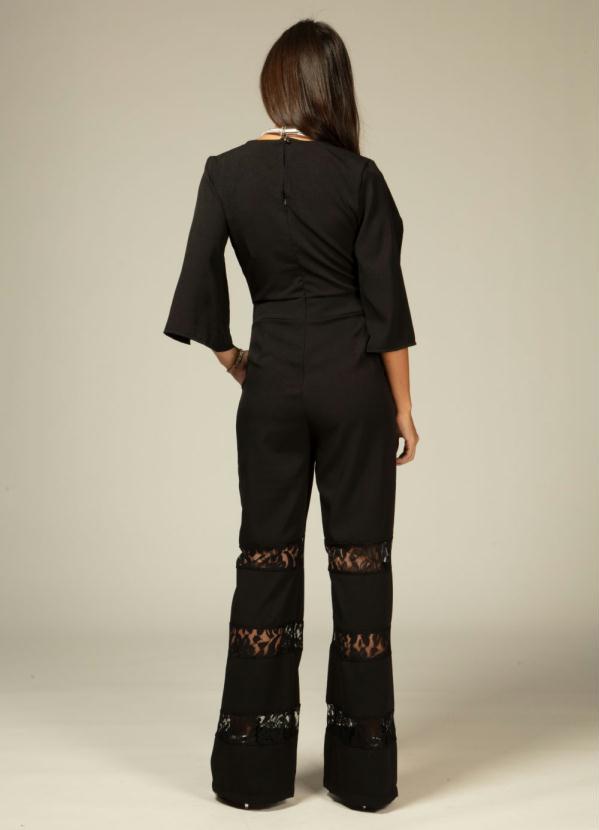 Quintess - Macacão Preto com Recortes em Renda 2