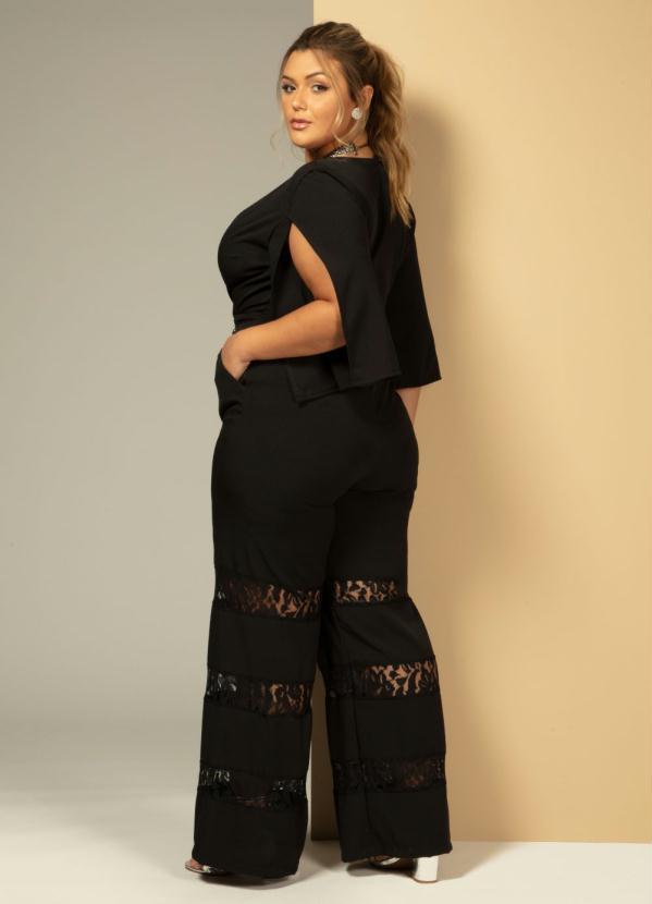 Quintess - Macacão Preto com Recortes em Renda 4