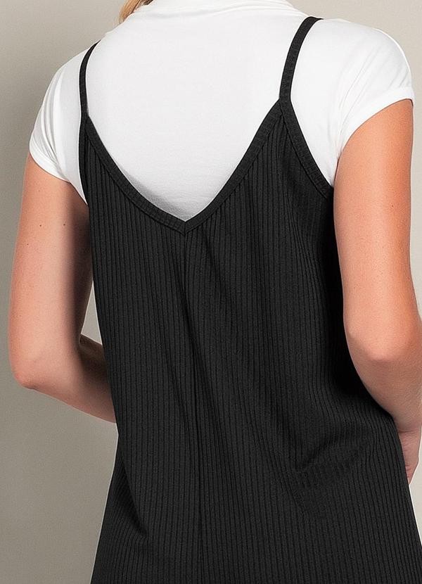 Moda Pop - Macacão Preto em Canelado 4