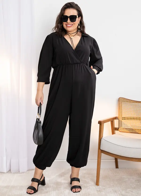 Quintess - Macacão Preto em Crepe Plano com Bolsos 5