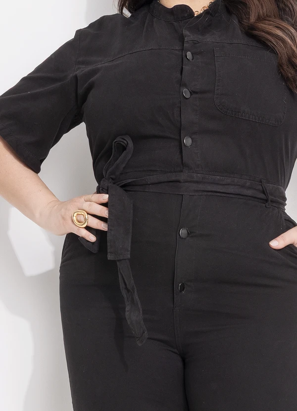 Quintess - Macacão Preto em Sarja