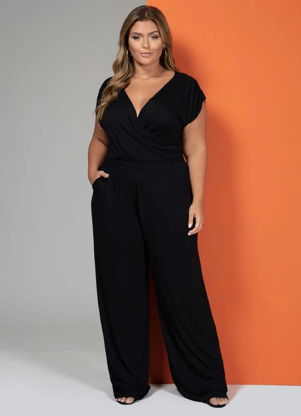 Quintess - Macacão Preto Longo com Bolsos e Faixa 8