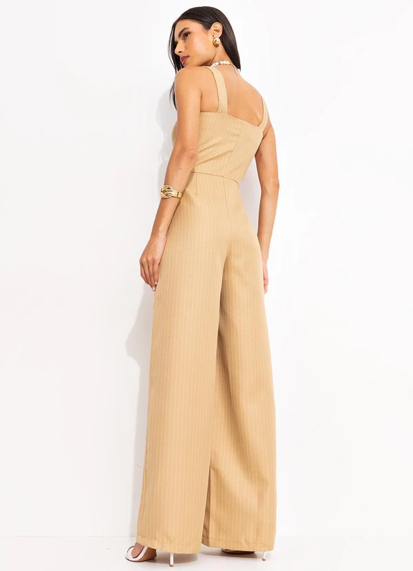 Quintess - Macacão Risca de Giz Caramelo em Alfaiataria 2