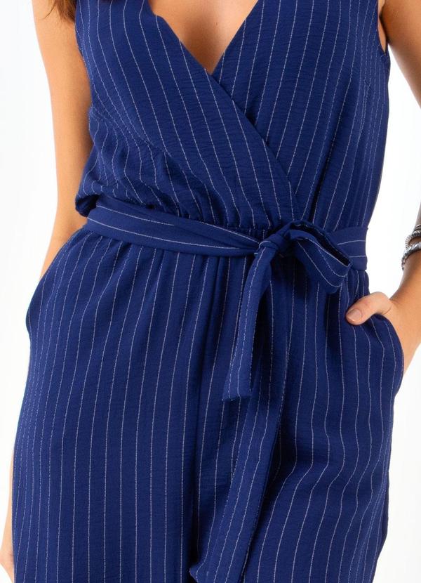 Quintess - Macacão Azul Marinho em Alfaiataria Risca de Giz 2