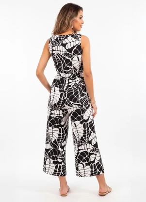 Quintess - Macacão Folhagem Preta em Crepe Plano - QUINTESS