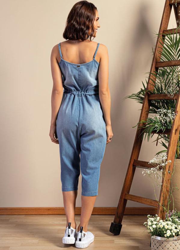 Quintess - Macacão Pantacourt Jeans Claro Amarração 2