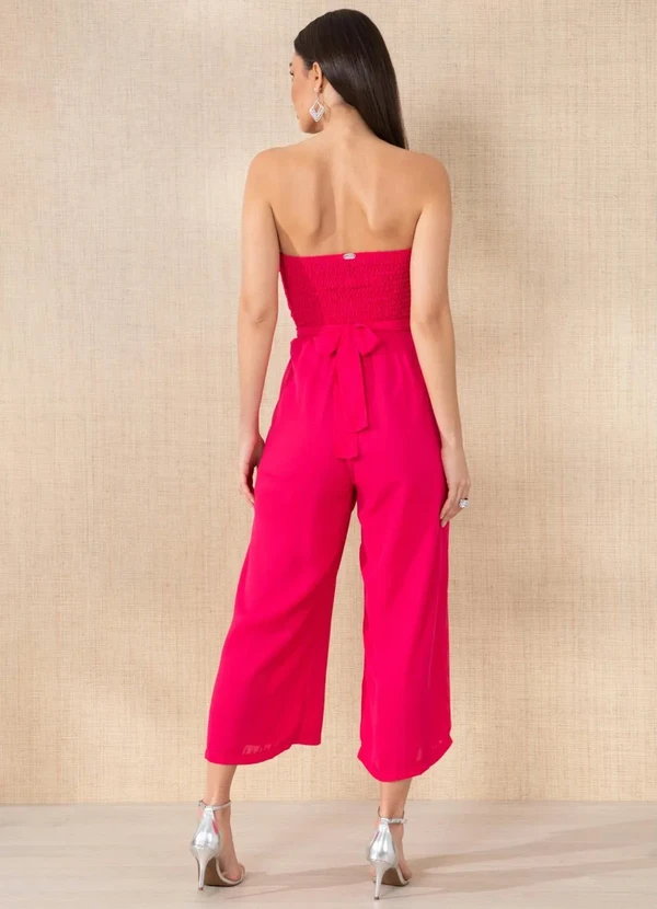 Queima Estoque - Macacão Pink sem Alça  com Vazados 2