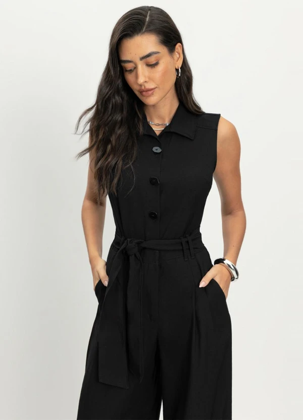 Essendi - Macacão Feminino em Alfaiataria Preto 3