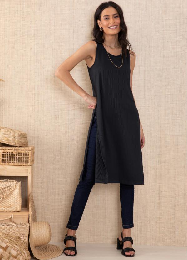 Outlet - Blusa Alongada Preta com Fendas 3