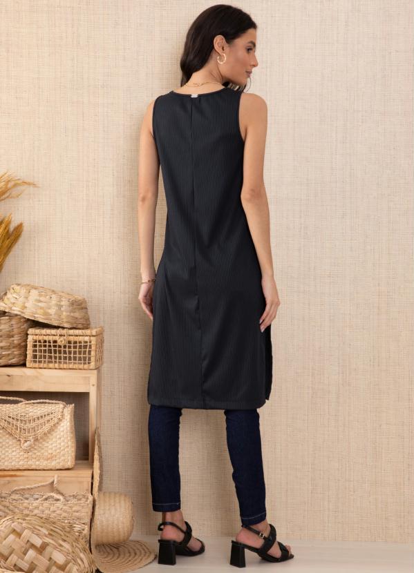 Outlet - Blusa Alongada Preta com Fendas 4