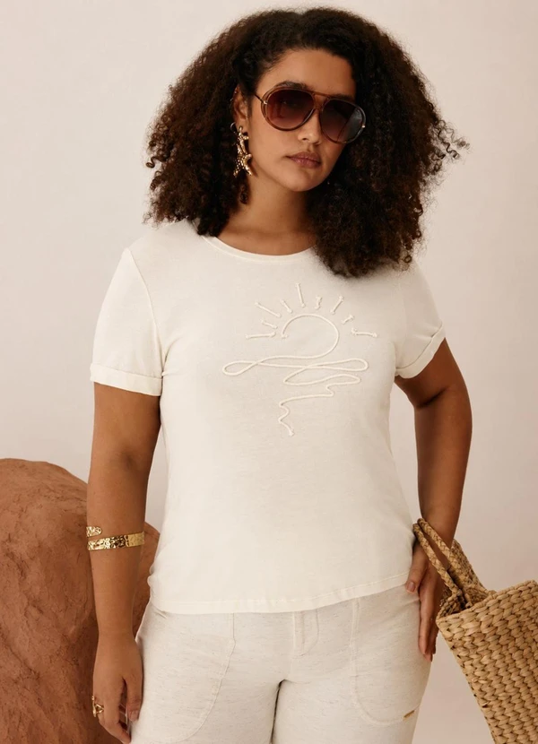 Elegance - Blusa com Bordado Frente e Barra Off White