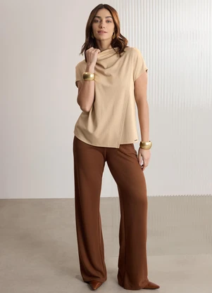 Lunender - Blusa com Gola Degagê em Malha Risca de Giz Bege - LUNENDER