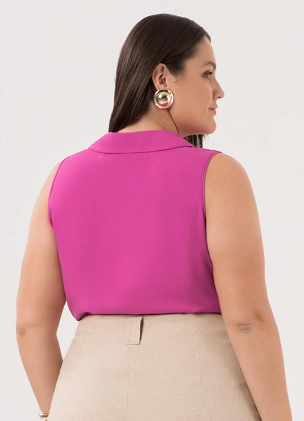 Lunender Mais Mulher - Blusa Plus Size com Decote em V e Gola Rosa 2