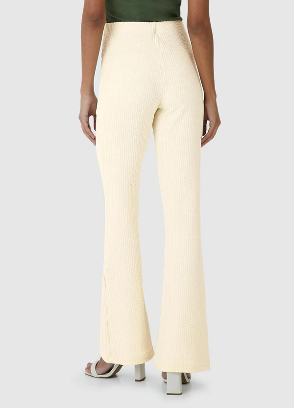 Malwee - Calça Feminina Bootcut Texturizada Bege 2