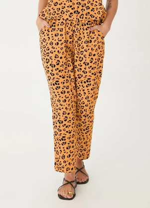 Malwee - Calça Jogger Animal Print em Viscose Ocre - MALWEE