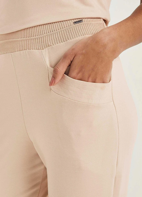 Marialícia - Calça Jogger Feminina com Bolsos Bege 3